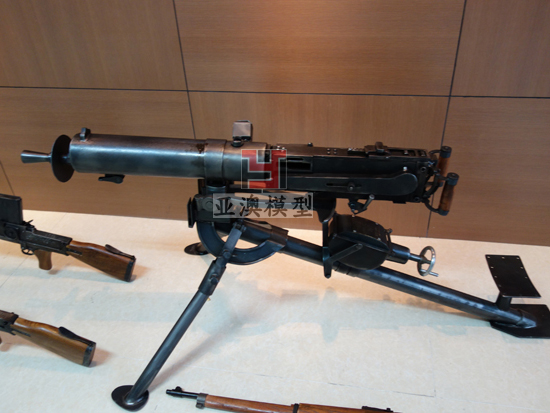 馬克沁、迫擊炮模型